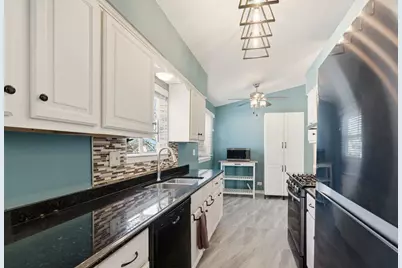 304 Jonquil Court, Aurora, IL 60504 - Photo 11