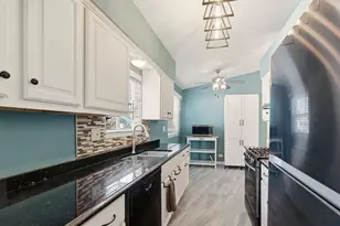 304 Jonquil Ct, Aurora, IL 60504 - Photo 11