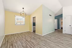 304 Jonquil Ct, Aurora, IL 60504 - Photo 11