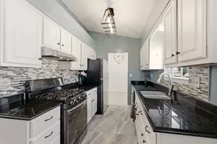 304 Jonquil Ct, Aurora, IL 60504 - Photo 15