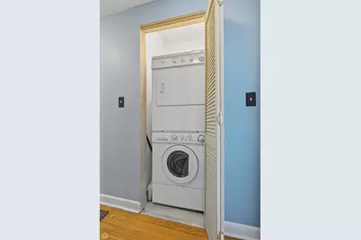 3222 W Berteau Avenue #2, Chicago, IL 60618 - Photo 11