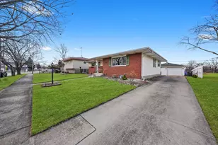 19404 Wildwood Ave, Lansing, IL 60438 - Photo 3