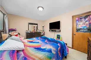 19404 Wildwood Ave, Lansing, IL 60438 - Photo 17