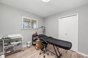 19404 Wildwood Ave, Lansing, IL 60438 - Photo 15