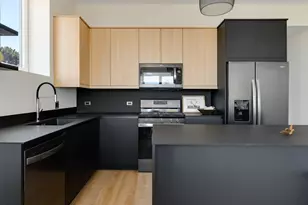 280 Stonington Dr, Bloomingdale, IL 60108 - Photo 3