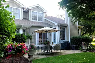 1919 Waverly Cir, Saint Charles, IL 60174 - Photo 3