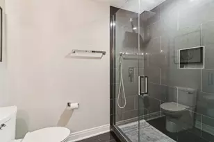 5450 Astor Ln, Rolling Meadows, IL 60008 - Photo 15