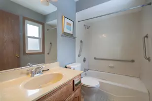 7816 Dorchester Ln, Darien, IL 60561 - Photo 25