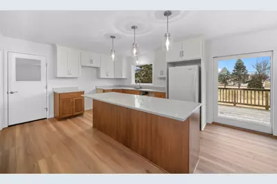 917 Sunset Avenue, Earlville, IL 60518 - Photo 5