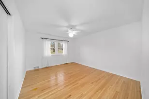 917 Sunset Ave, Earlville, IL 60518 - Photo 13