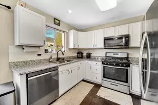 1384 Roxbury Dr, Aurora, IL 60502 - Photo 7