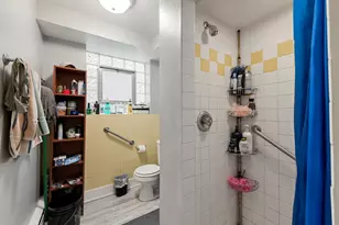 5706 N St Louis Ave, Chicago, IL 60659 - Photo 11