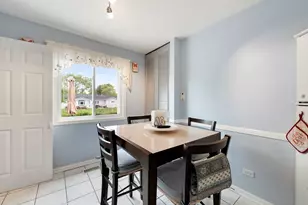 100 Des Plaines Ln, Hoffman Estates, IL 60169 - Photo 11