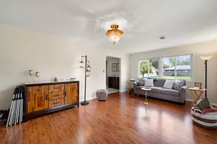 100 Des Plaines Ln, Hoffman Estates, IL 60169 - Photo 13