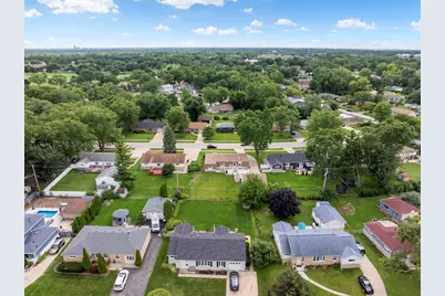 100 Des Plaines Lane, Hoffman Estates, IL 60169 - Photo 35