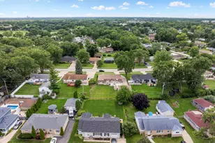 100 Des Plaines Ln, Hoffman Estates, IL 60169 - Photo 35