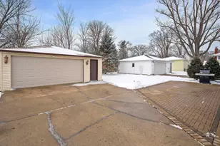 850 S Saylor Ave, Elmhurst, IL 60126 - Photo 23