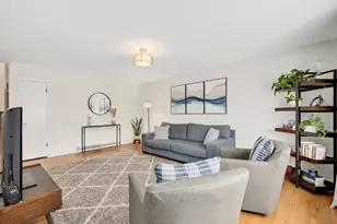 850 S Saylor Ave, Elmhurst, IL 60126 - Photo 5