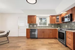 850 S Saylor Ave, Elmhurst, IL 60126 - Photo 9