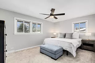 850 S Saylor Ave, Elmhurst, IL 60126 - Photo 13