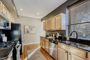 3725 W Byron St, Chicago, IL 60618 - Photo 7