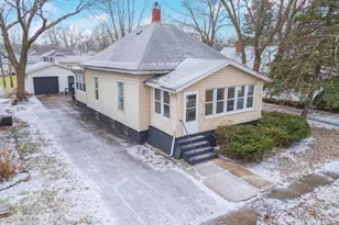 726 W South St, Pontiac, IL 61764 - Photo 5