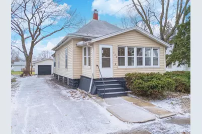726 W South Street, Pontiac, IL 61764 - Photo 1