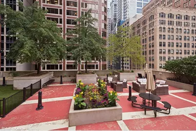 212 W Washington Street #1708, Chicago, IL 60606 - Photo 33