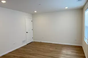 6257 Sandbelt Dr, Woodridge, IL 60517 - Photo 13