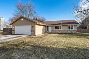 1004 Portsmouth Dr, Rockford, IL 61102 - Photo 1