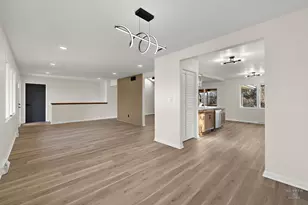 1004 Portsmouth Dr, Rockford, IL 61102 - Photo 9