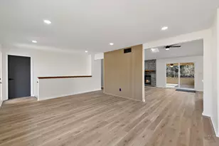 1004 Portsmouth Dr, Rockford, IL 61102 - Photo 7