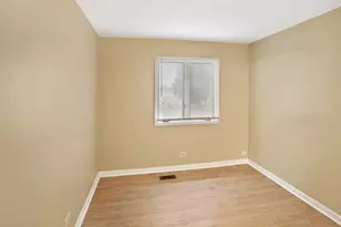 3382 Fox Hill Rd, Aurora, IL 60504 - Photo 9