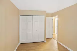 3382 Fox Hill Rd, Aurora, IL 60504 - Photo 7