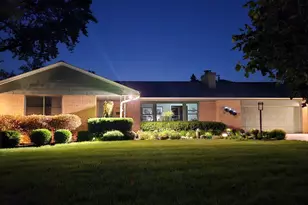 170 Alschuler Dr, Aurora, IL 60506 - Photo 1