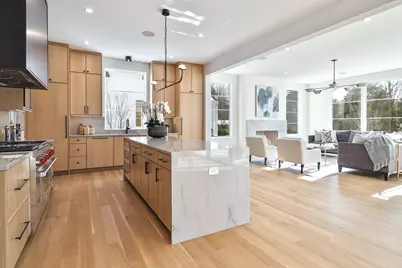 527 Kensington Court, Hinsdale, IL 60521 - Photo 3