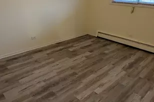 8500 S 85th Ct, Hickory Hills, IL 60457 - Photo 7