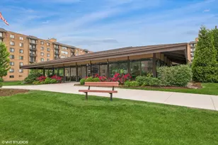 1717 W Crystal Ln, Mount Prospect, IL 60056 - Photo 5