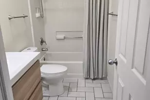 149 N Waters Edge Dr, Glendale Heights, IL 60139 - Photo 11