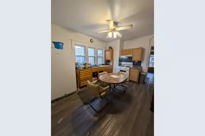 226 W Locust Street, Dekalb, IL 60115 - Photo 5