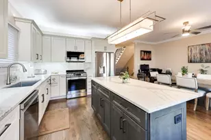 3233 N Ozanam Ave, Chicago, IL 60634 - Photo 9