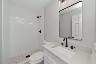 82 Ashlawn Ave, Oswego, IL 60543 - Photo 13