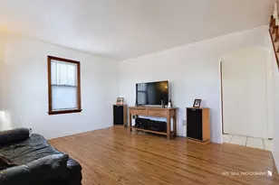 19 Arlington Ln, Fox Lake, IL 60020 - Photo 3