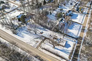 25216 River Rd, Lake Barrington, IL 60010 - Photo 3