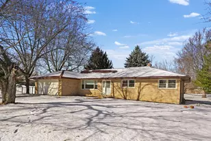225 E Francis Rd, New Lenox, IL 60451 - Photo 1