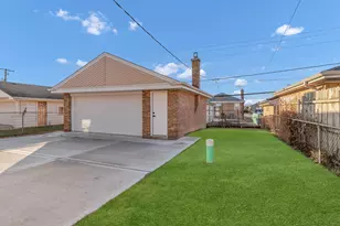 4500 N Ozanam Ave, Norridge, IL 60706 - Photo 7