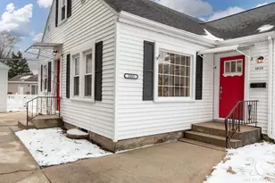 1015 Grandview Ave, Lockport, IL 60441 - Photo 3