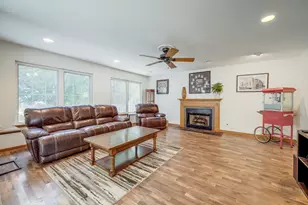 1966 Congrove Dr, Aurora, IL 60503 - Photo 5