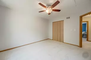 1966 Congrove Dr, Aurora, IL 60503 - Photo 11