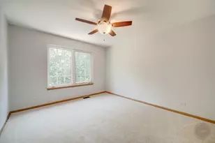 1966 Congrove Dr, Aurora, IL 60503 - Photo 9